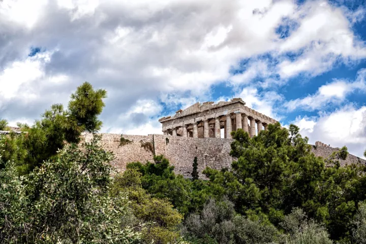 
<span>Στην Αρεοπαγίτου με το βλέμμα προς τα πάνω</span>
