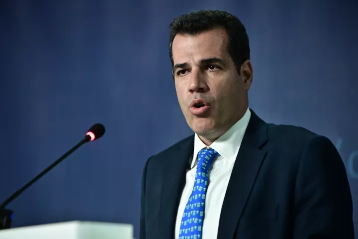 Θ. Πλεύρης από δομή της ΒΙΑΛ στη Χίο: Στη λογική της αποσυμφόρησης οι αποφάσεις που υλοποιούνται