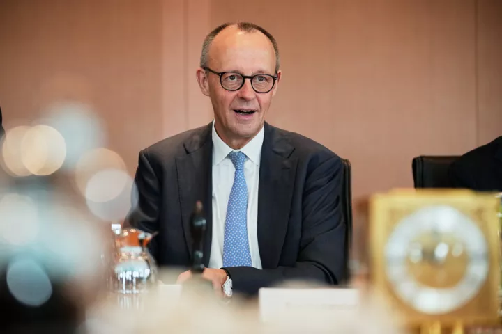 Μερτς: Υπέρ της κατάργησης της ανωνυμίας των χρηστών στο διαδίκτυο