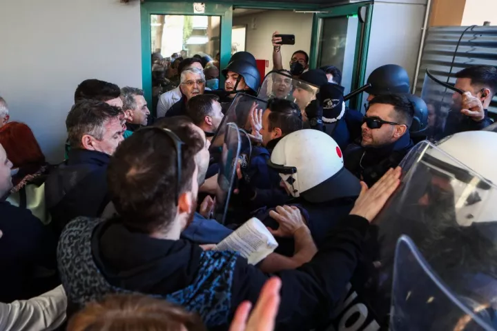 Η Δημοκρατία δεν έχει face control