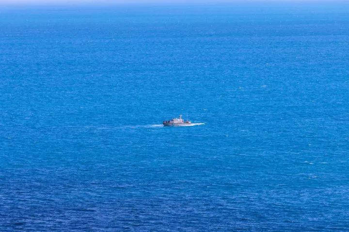 Ταχύπλοο αποβίβασε 28 μετανάστες στη Λέρο: Συνελήφθη 27χρονος ως διακινητής, κατασχέθηκε το σκάφος