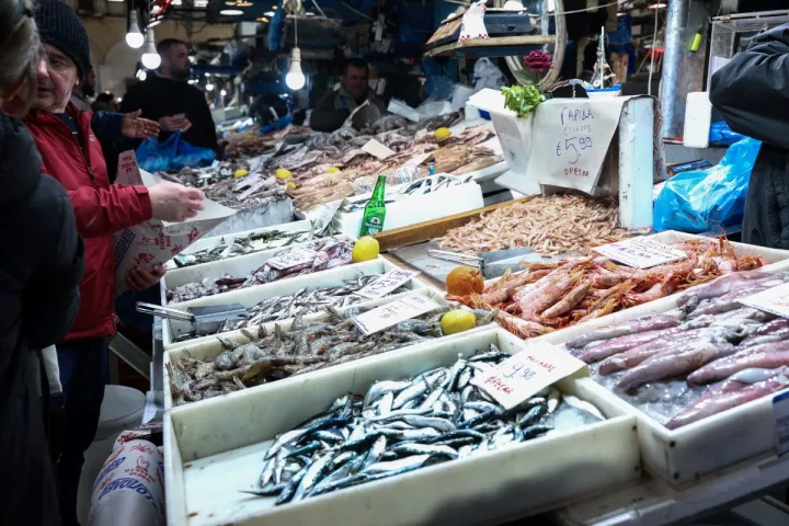 Καθαρά Δευτέρα: Πώς θα λειτουργήσουν τα σούπερ μάρκετ - Τι ισχύει για Βαρβάκειο και Ρέντη