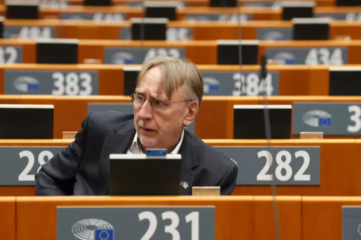 Λάνγκε (Ευρωβουλή) για δασμούς Τραμπ: Αν χρειαστεί, θα ενεργοποιήσουμε το «μπαζούκα»