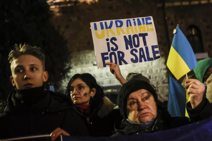 Η Βουλγαρία υπόσχεται συνεχή υποστήριξη για την ανεξαρτησία της Ουκρανίας