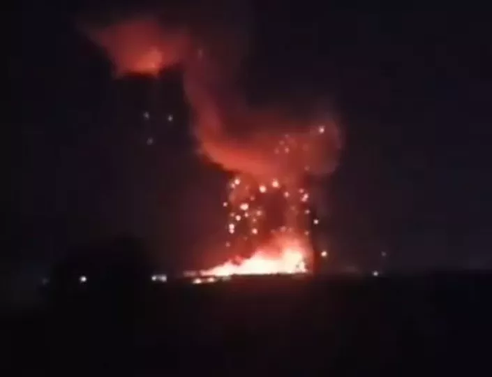 Το Πακιστάν κηρύσσει πόλεμο στο Αφγανιστάν: Σφοδροί βομβαρδισμοί και απειλές για τους Ταλιμπάν (vids)