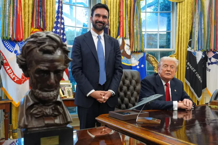 Συνάντηση Τραμπ – Μαμντάνι στον Λευκό Οίκο: Στο επίκεντρο στεγαστικό και ICE