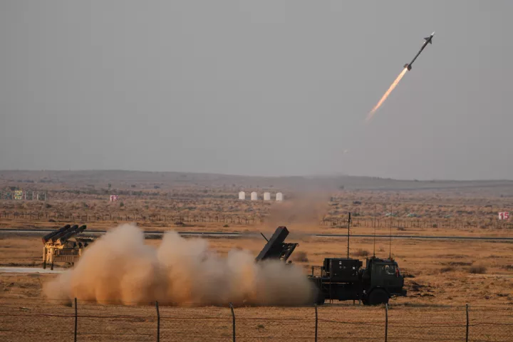 ΥΠΑΜ Βρετανίας: Δύο ιρανικοί πύραυλοι εκτοξεύτηκαν προς την κατεύθυνση βρετανικών βάσεων στην Κύπρο – Διαψεύδει η Λευκωσία