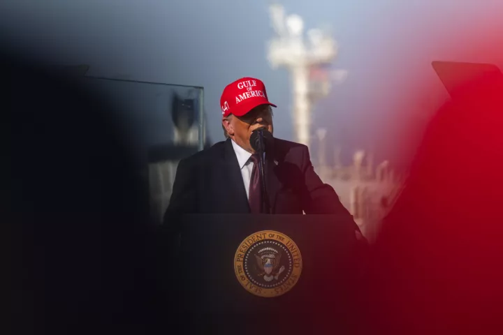 Τραμπ: Καταστρέψαμε 9 πολεμικά πλοία του Ιράν και κτίρια διοίκησης του ιρανικού ναυτικού 