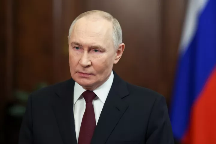 Πούτιν: Προσφέρομαι να βοηθήσω στην αποκατάσταση της ηρεμίας στη Μ. Ανατολή