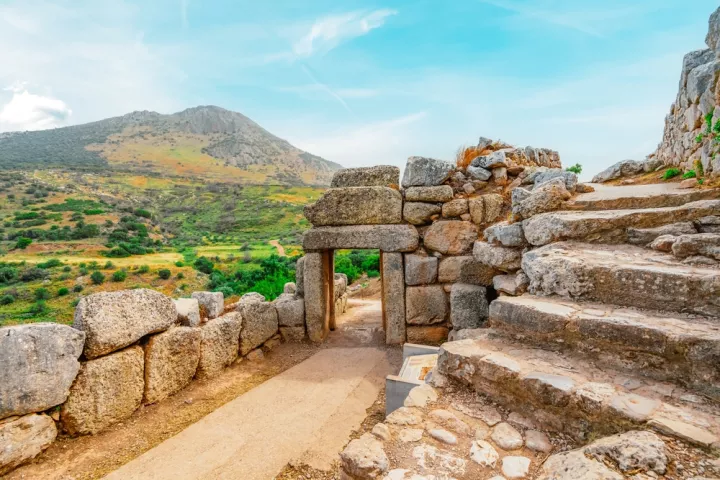 ΑΙΓΕΑΣ: Είκοσι χρόνια προσφοράς στην αρχαιολογία