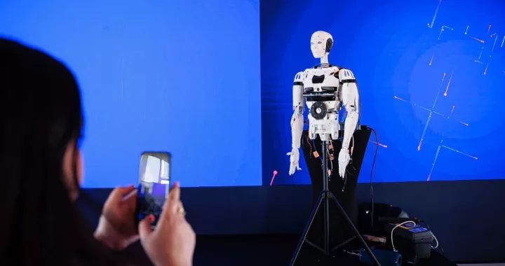 EmTech Europe: Η Τεχνητή Νοημοσύνη πρωταγωνιστεί στο συνέδριο του MIT στην Αθήνα