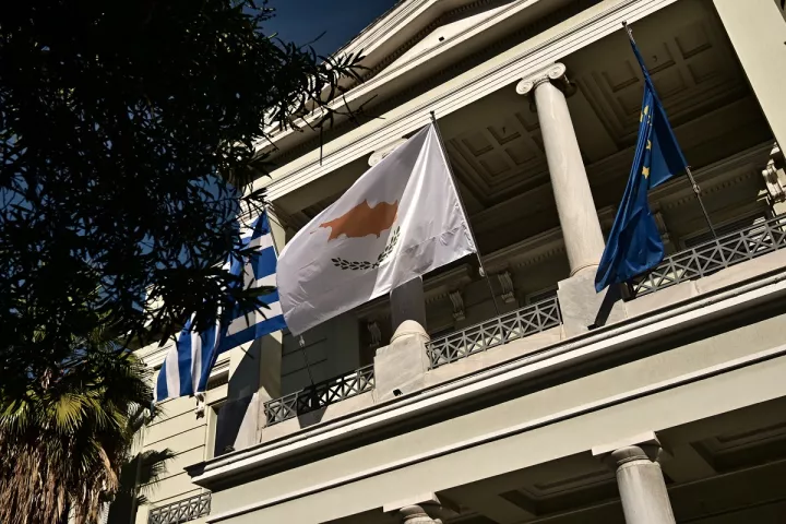 ΥΠΕΞ: Καμία συμμετοχή της Ελλάδας σε επιχειρήσεις κατά του Ιράν - Η στήριξη της Αθήνας στην Κύπρο είναι διαρκής