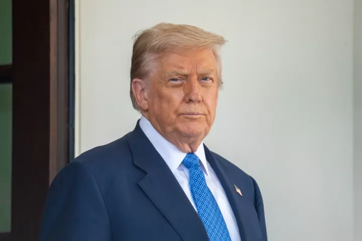 Ο Τραμπ είναι ανοιχτός στο να υποστηρίξει ένοπλες πολιτοφυλακές για ανατροπή του καθεστώτος στο Ιράν