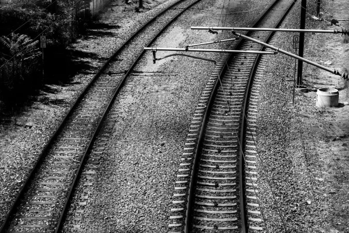 Ξεκίνησε και διακόπηκε για τις 24 Απριλίου η δίκη των στελεχών της Αρχής Διαφάνειας που έλεγξαν τη σύμβαση 717 για τον σιδηρόδρομο