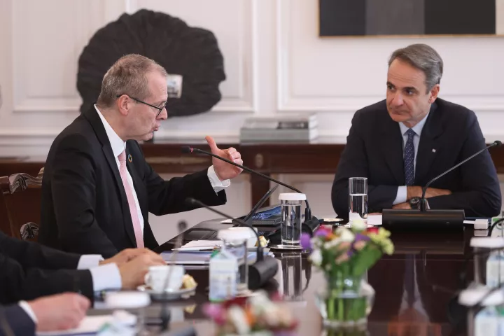 Συνάντηση Κυρ. Μητσοτάκη με τον διευθυντή του ΠΟΥ για την Ευρώπη: «Άλματα προόδου στη δημόσια υγεία της Ελλάδας»