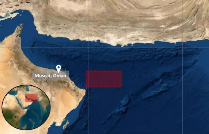 UKMTO: Πλήγματα σε δυο πλοία κοντά στα ΗΑΕ και στο Ομάν
