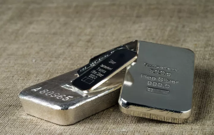 Πάνω από 2% η άνοδος στο ασήμι, «ψηλά» και ο χρυσός