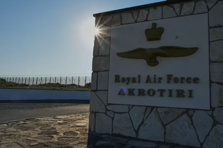 Καθυστερημένα καταφθάνει το βρετανικό αντιτορπιλικό στην Κύπρο - Γιατί οι επιθέσεις στο Ακρωτήρι δεν αιφνιδίασαν