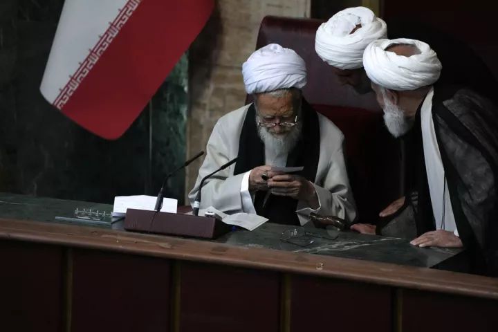 Η ηγεσία του Ιράν συνεδρίασε για τον τρόπο εκλογής του διαδόχου του Χαμενεΐ 