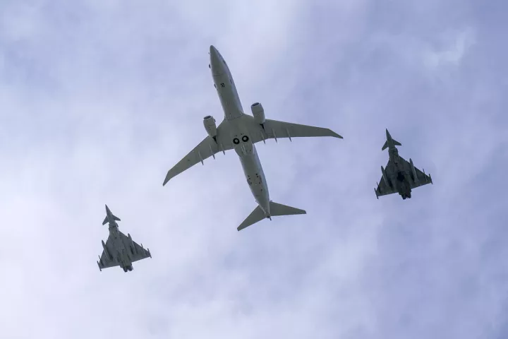 Η Βρετανία προειδοποιεί: Μαχητικά της RAF μπορούν νόμιμα να πλήξουν ιρανικές εγκαταστάσεις πυραύλων (vid)