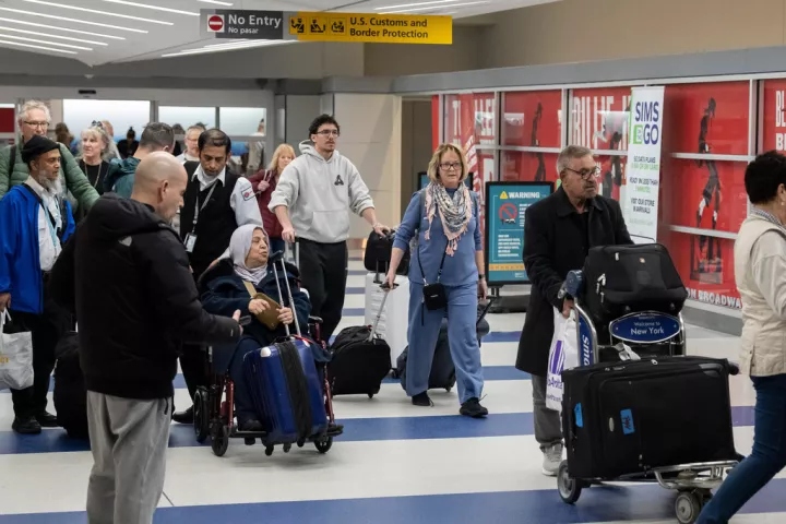 EE: 17 κράτη ενεγοποίησαν τον μηχανισμό επαναπατρισμό Ευρωπαίων πολιτών από τη Μέση Ανατολή 