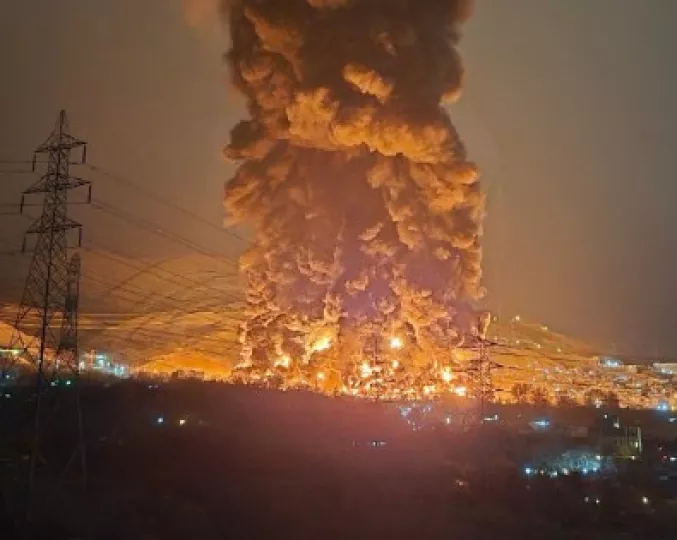 Το Ισραήλ βομβάρδισε διυλιστήρια πετρελαίου στην Τεχεράνη - Διαψεύδουν οι ΗΠΑ τους ισχυρισμούς του Ιράν περί σύλληψης Αμερικανών στρατιωτών