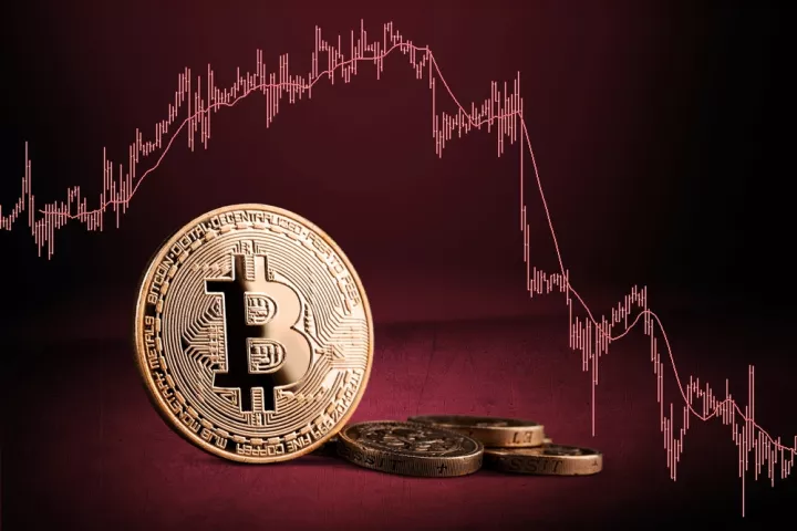 Bitcoin: «Βουτιά» προς τα 67.000 δολάρια με φόντο τον ακραίο φόβο στις αγορές