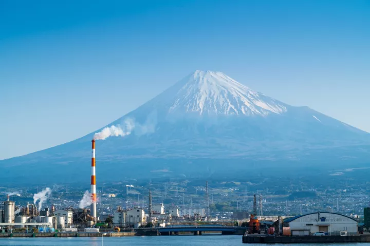 Nikkei: Η Ιαπωνία ετοιμάζεται να αποδεσμεύσει τα εθνικά αποθέματα πετρελαίου