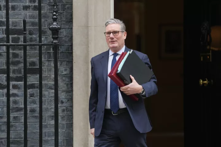 Βρετανία: Επαφές της κυβέρνησης Στάρμερ για τις οικονομικές επιπτώσεις του πολέμου στο Ιράν