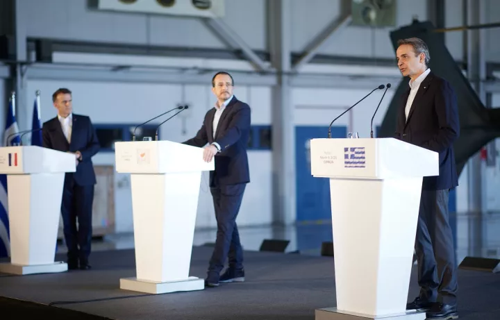 Κυβερνητικές πηγές για Τριμερή στην Κύπρο: Έμφαση σε αποκλιμάκωση στη Μ. Ανατολή και στην ασφάλεια ναυσιπλοΐας