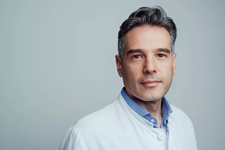 Επέμβαση χολής χωρίς ταλαιπωρία: Πώς η ελάχιστα επεμβατική χειρουργική επιτρέπει γρήγορη ανάρρωση