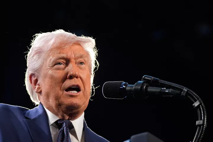 Τραμπ για Ιράν: Δεν θα σταματήσουμε μέχρι να τους εξοντώσουμε