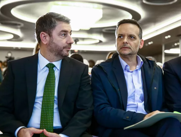 «Καρφιά» Δούκα σε Ανδρουλάκη: Φύρδην μίγδην η διεύρυνση στο ΠΑΣΟΚ-Σαν να παίρνουμε στελέχη από το τσουβάλι