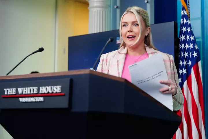 Λ. Οίκος: Η τιμή της βενζίνης θα πέσει όταν επιτευχθούν πλήρως οι στόχοι του Τραμπ στο Ιράν