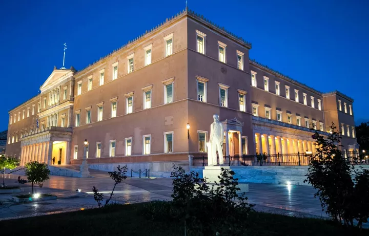 Βουλή: Φωταγώγηση του κοινοβουλίου για την Παγκόσμια Ημέρα Γλαυκώματος