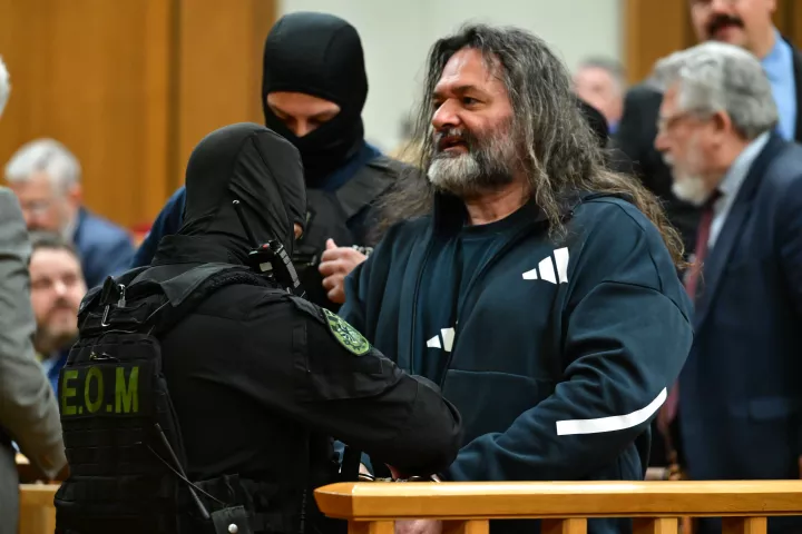 Δίκη Χρυσής Αυγής: «Όχι» από το δικαστήριο στα ελαφρυντικά για 22 καταδικασθέντες