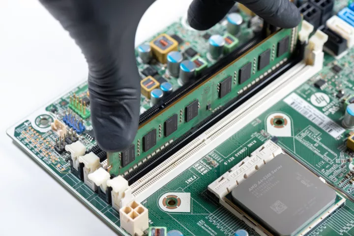 AMD-Samsung: Συνάντηση κορυφής με θέμα τη συνεργασία για τα τσιπ μνήμης