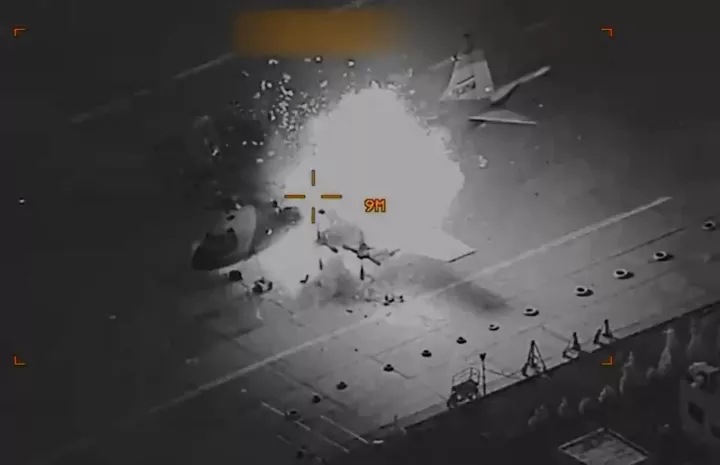 Ιράν: Βίντεο από την αμερικανική επιδρομή σε ιρανικά αεροσκάφη στο Κερμάν (vid)