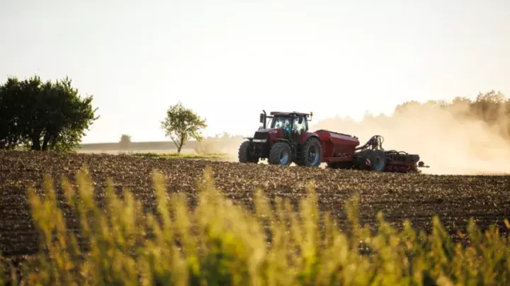 Ο πόλεμος στη Μέση Ανατολή πιέζει και τον αγροτικό τομέα – Αγωνία για τις τιμές και αναμονή για τα Σχέδια Βελτίωσης