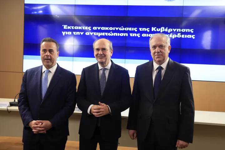 Πλαφόν σε τρόφιμα και καύσιμα: Τι αλλάζει στην αγορά και οι πρώτες αντιδράσεις επιχειρήσεων και φορέων