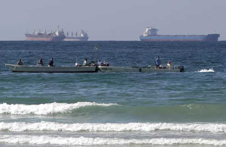 Τι θα σημάνει για την παγκόσμια οικονομία το παρατεταμένο κλείσιμο των Στενών του Ορμούζ