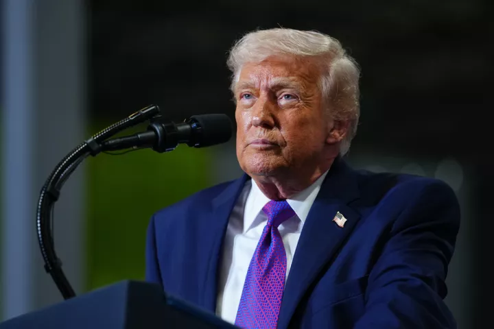 Τραμπ για νέο αγιατολάχ: Είναι πιθανώς ζωντανός αλλά σοβαρά τραυματισμένος - Προειδοποιεί για τα στενά του Ορμούζ