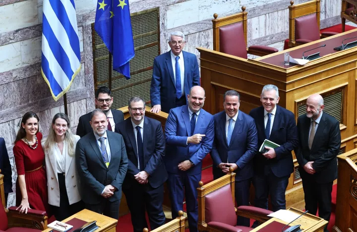 Βουλή: Κυρώθηκαν οι συμβάσεις Ελλάδας - Chevron για την έρευνα και εκμετάλλευση υδρογονανθράκων