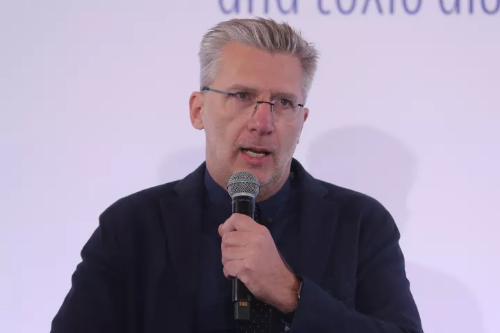 Ταμείο Ανάκαμψης: O Ά. Σκέρτσος εξήρε τα 26 άτομα που εργάζονται για το ΤΑΑ σε Αθήνα και Βρυξέλλες