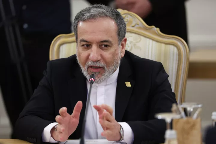 Αραγτσί: Ανοιχτά για όλους τα Στενά του Ορμούζ πλην των ΗΠΑ και των συμμάχων τους