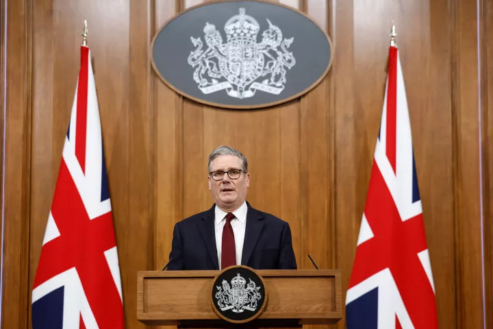 Στάρμερ: Μίλησα με Τραμπ, δεν είναι απλό το σχέδιο για τα Στενά του Ορμούζ (vid)