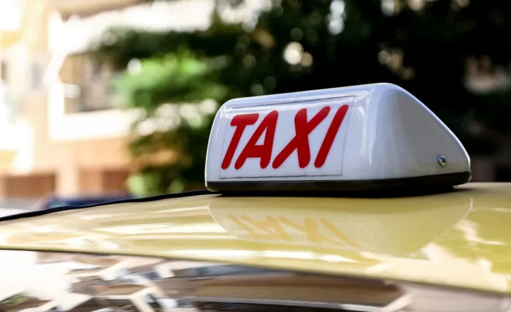 Ξεκινούν πολυήμερες απεργιακές κινητοποιήσεις από την Τρίτη τα ταξί