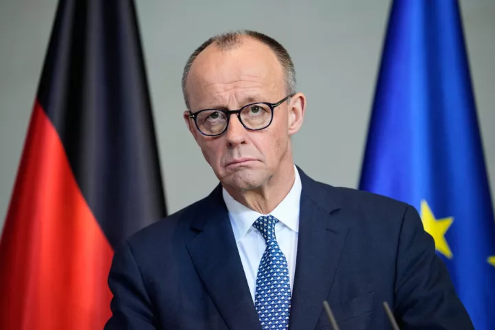 Μερτς: Δεν τίθεται θέμα στρατιωτικής συμμετοχής της Γερμανίας σε επιχειρήσεις στην περιοχή του Κόλπου (vids)