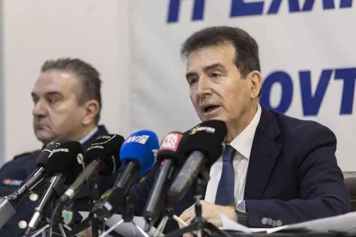 Μ. Χρυσοχοΐδης: Ενδείξεις για οπαδικά κίνητρα στη δολοφονία του 20χρονου στην Καλαμαριά - Νέα μέτρα για τις εγκληματικές ομάδες