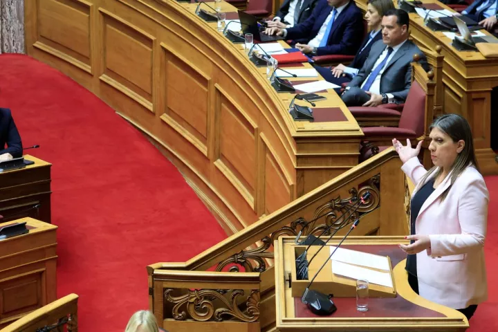 Νέα κόντρα Αδ. Γεωργιάδη με Κωνσταντοπούλου στη Βουλή: Ο υπουργός Υγείας κατήγγειλε ότι τον βιντεοσκοπούσε